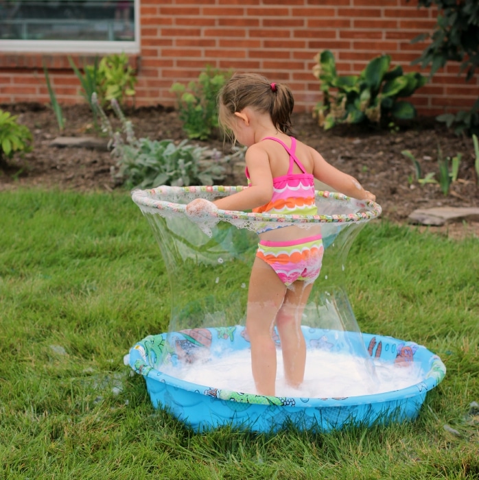 What an easy and fun way for kids to make giant bubbles this summer