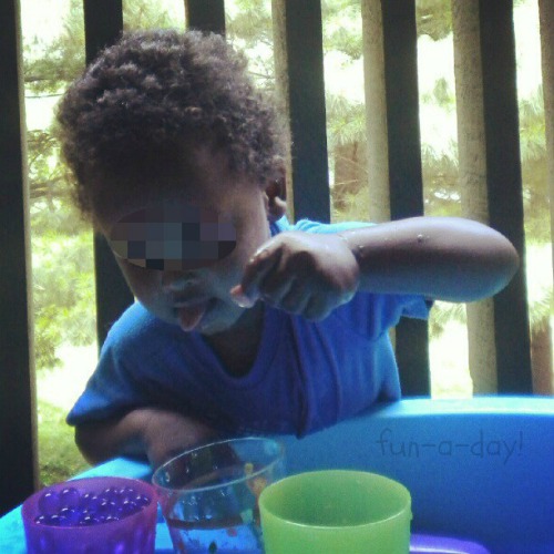 water beads and kids, sensory play with water beads