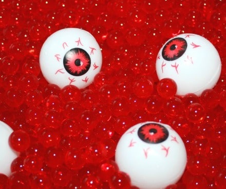 eyeballs waterbeads - Fizzing eyeballs - Halloween science and sensory activities
