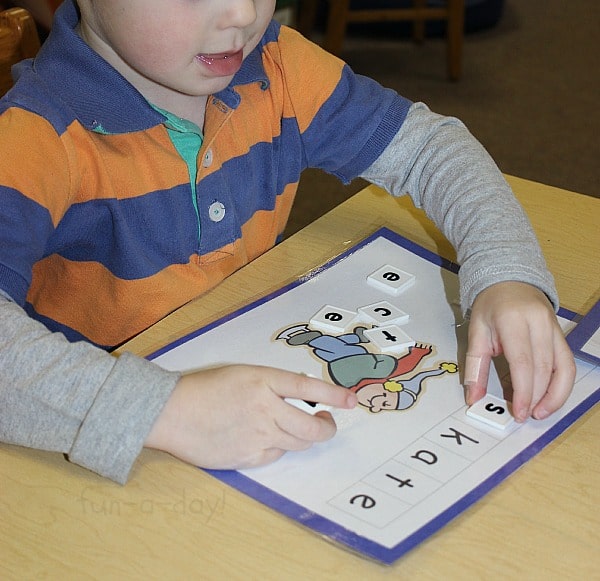 Using letter tiles with preschool winter words