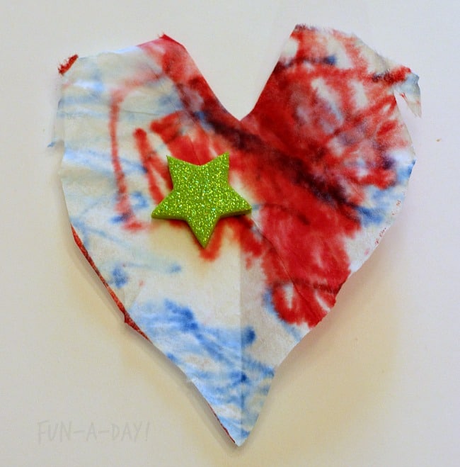 Heart-shaped patriotic craft the kids can make for July 4th.