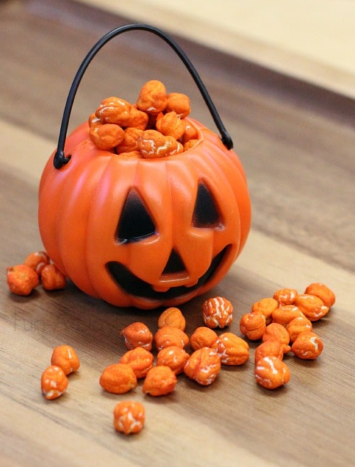 A pumpkin activity for preschool that can be changed up for Halloween