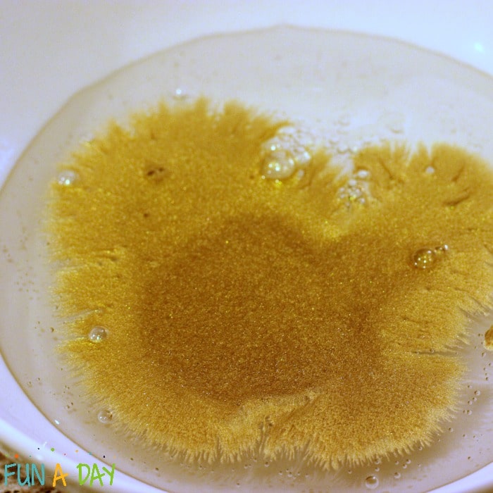 Adding gold coloring to gold slime recipe ingredients