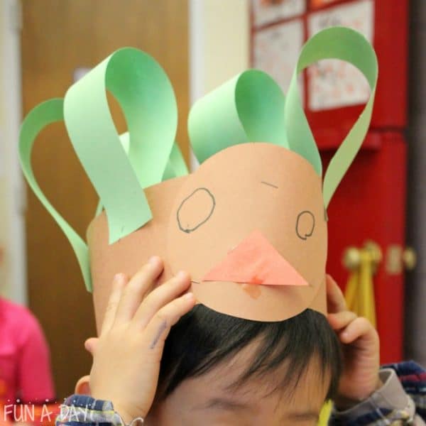 child made turkey hat craft green feathers