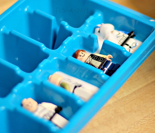 lego star wars minifigs in ice cube tray, preparing for a rescue Han science experiment